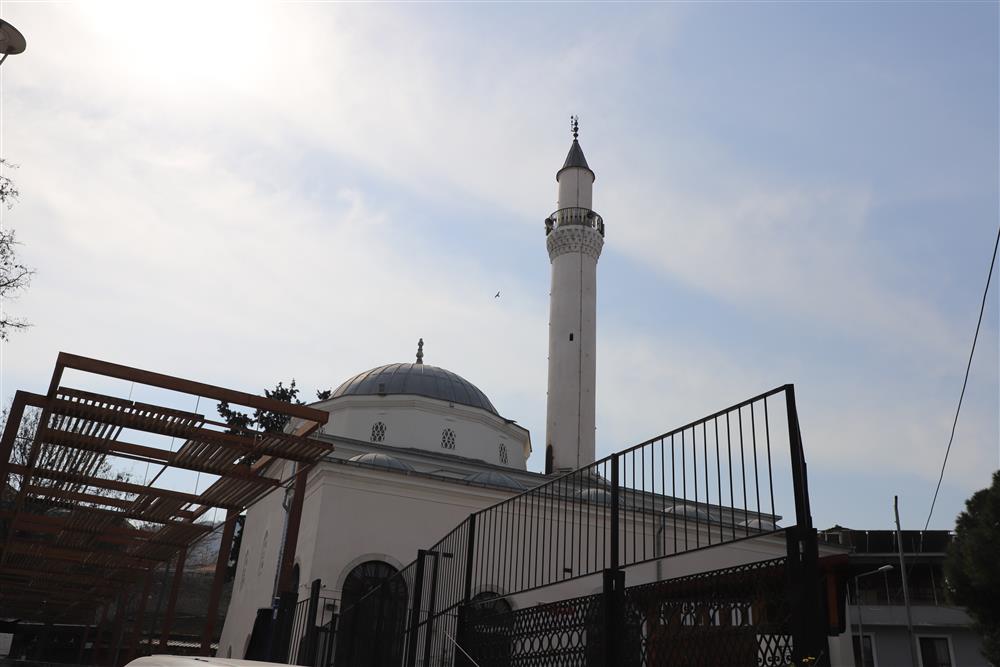 Hatuniye Camii 7 .JPG Hatuniye Camii 7 .JPG